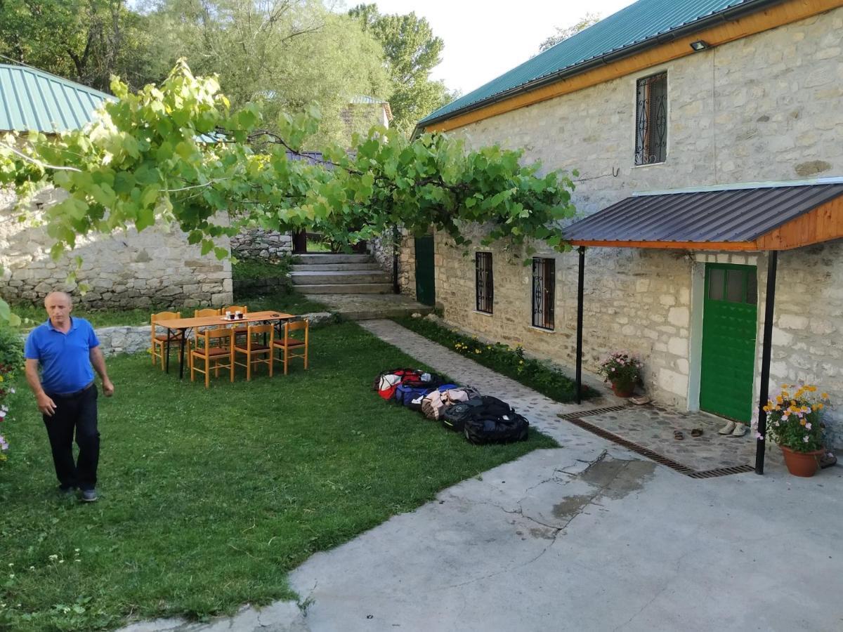 Guesthouse Shtini Fshat Exterior photo